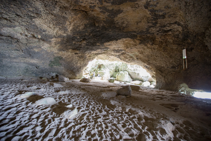 ニャティヤ洞 洞窟内