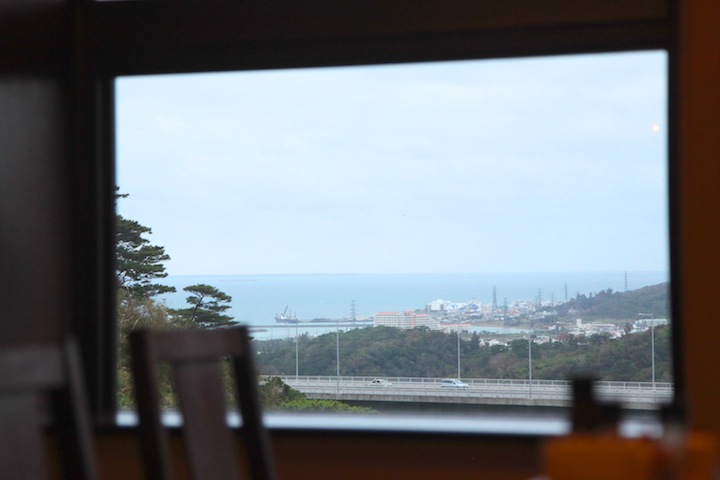 窓からみる中城湾の景色も最高