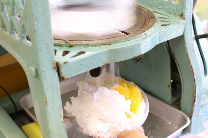 マンゴーかき氷作り