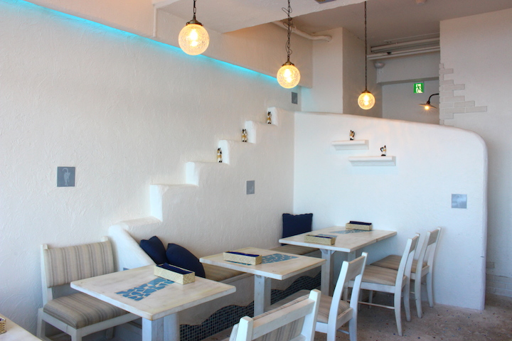 Seaside cafe HANON店内