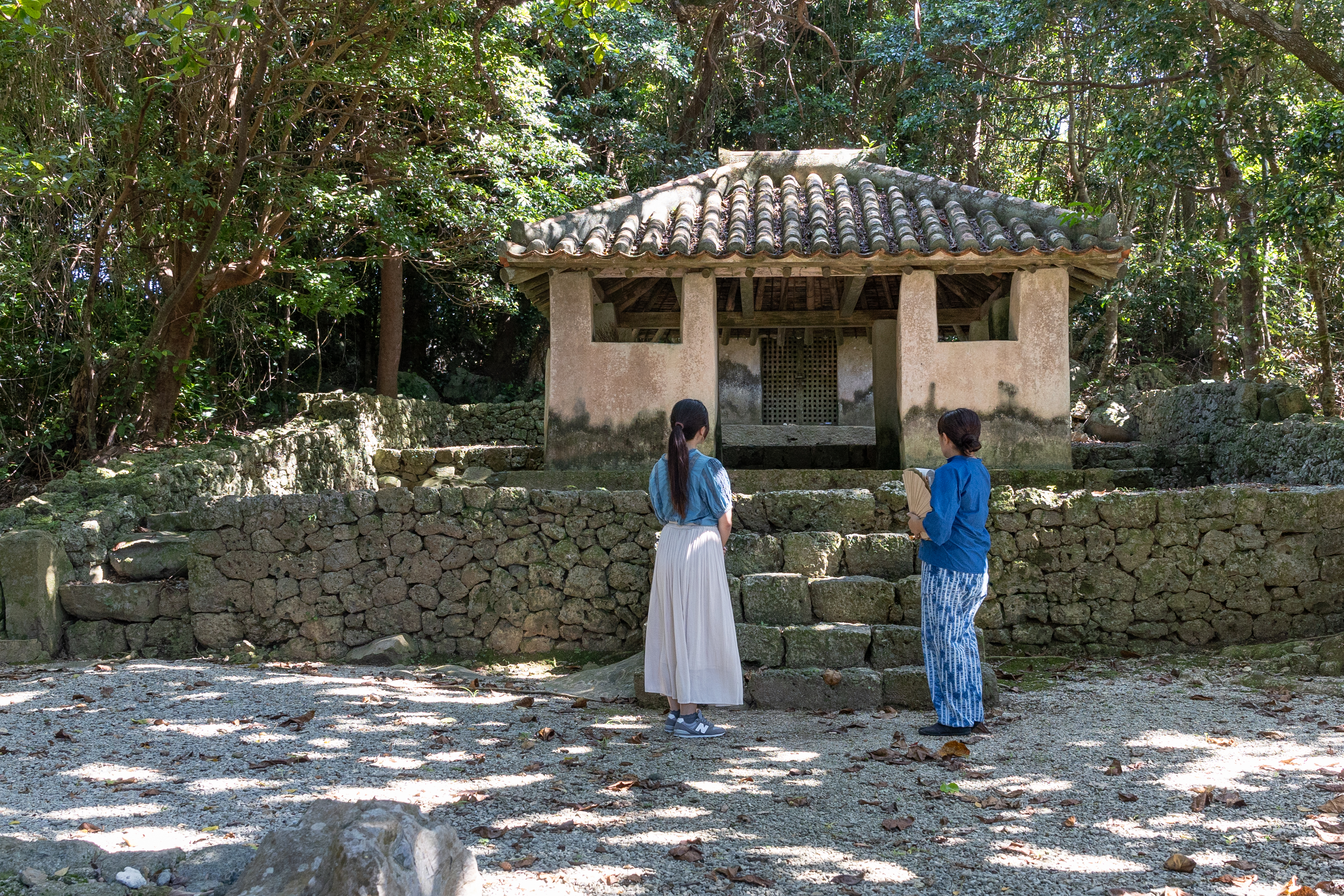 瀬底島の暮らしを学ぶ集落散策