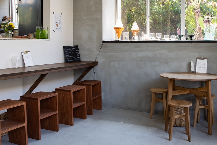 店内の飲食スペース