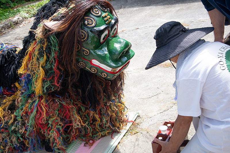 神獅子を崇め、地域のみんなで作りあげる「八重瀬町志多伯の豊年祭」 | よみもの |  沖縄CLIP｜あなたの沖縄旅を豊かにする体験予約サイト・観光情報メディア