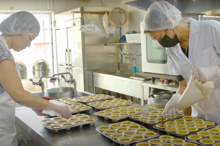 一つひとつ手作りしているサンナッツ