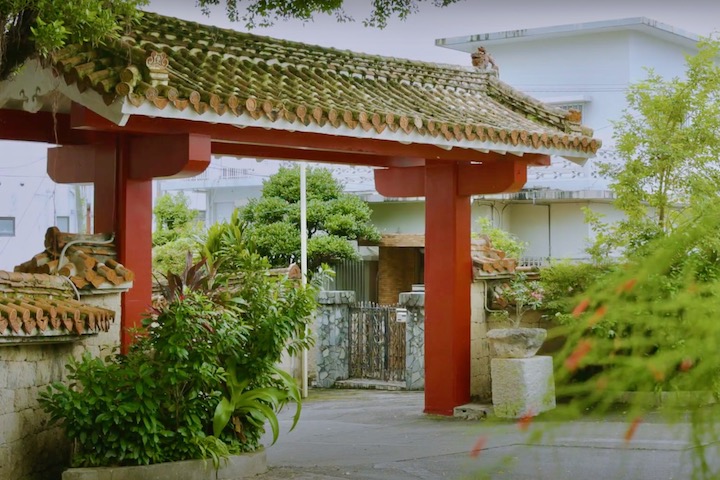 沖縄ホテルの顔、大道門