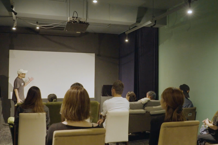 上映前後に登壇し、鑑賞者に語りかける宮島さん