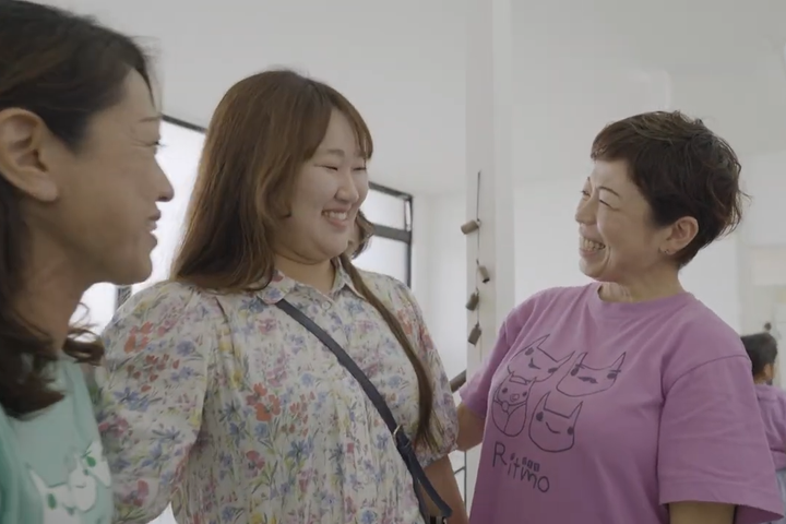 きょうだい全員でリトモに通っていたという卒業生(中央)