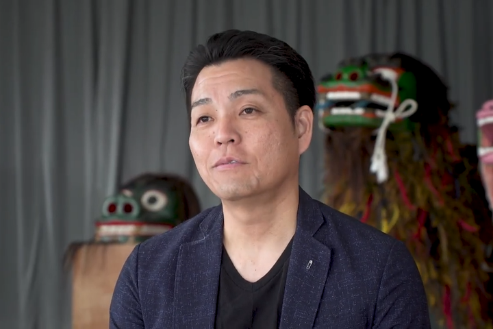 神谷さんは、勇壮な獅子舞で知られる八重瀬町志多伯地区の出身