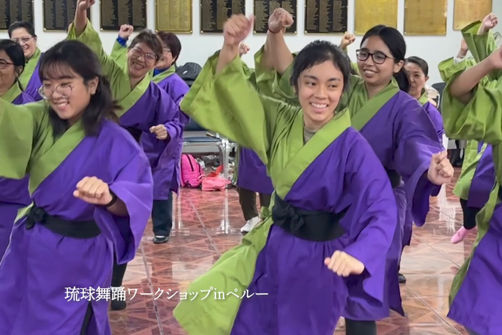 ペルーでの琉球舞踊ワークショップのようす