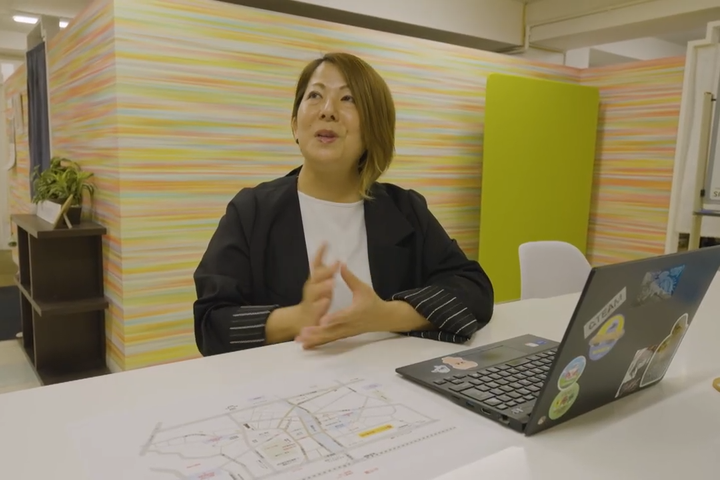 那覇市おもろまちのシェアオフィスを拠点に活動する翁長さん