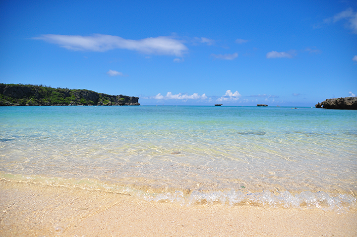 万座ビーチリゾートで沖縄県内最大の海上アスレチックを楽しもう！