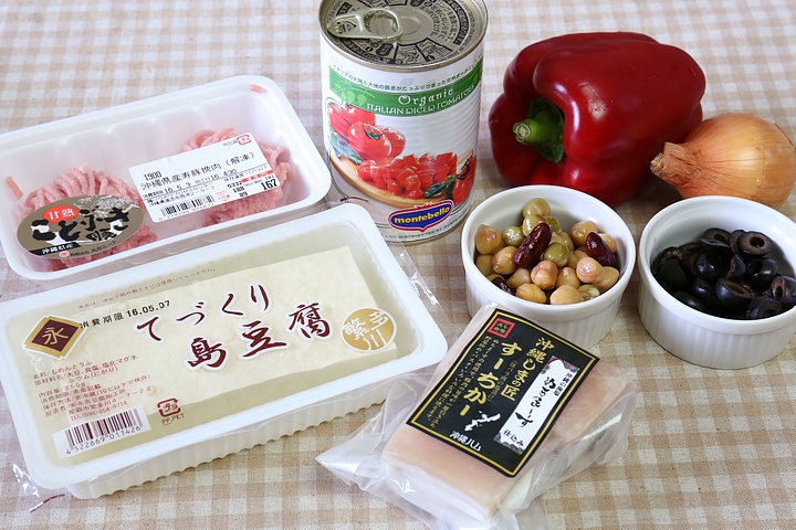 島豆腐とスーチカーのトマトソース煮込みの材料