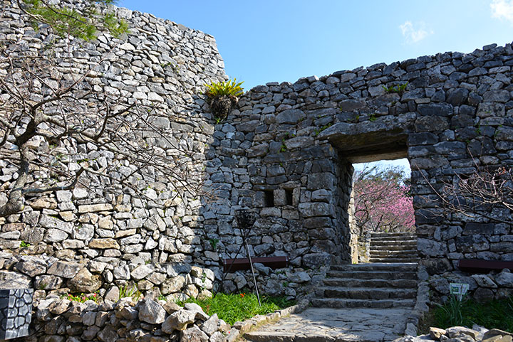 今帰仁城（なきじんじょう）は、13世紀に建てられたと言われているグスク