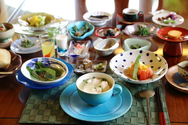 沖縄第一ホテルの50品目の薬膳朝食が絶品！