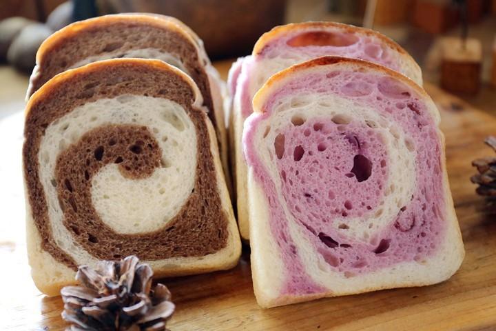 美味しさの理由は素材へのこだわり。毎日を幸せにしてくれる読谷村のパン屋さん『おとなりや』