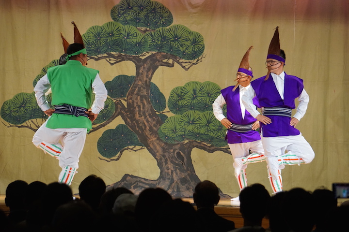 同じ踊りが見られるのは8年に1度。戦前から受け継がれる伊江村の村踊