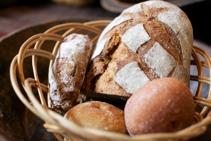 「水円」の天然酵母のパン